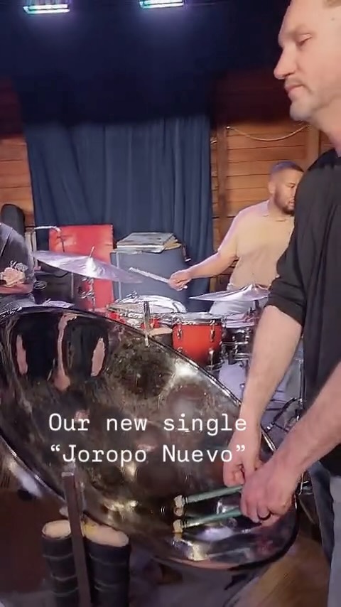 “A glimpse behind the scenes at our pre-release concert in St. John, Virgin Islands! 🌊🎶 Stay tuned for the full release! ✨🎵 #BehindTheScenes #JoropoNuevo #LiveMusic #RehearsalVibes #steelpan #steeldrums #VictorProvost #MusicInParadise #JorgeGlem #AlexBrown #ReubenRogers #LudwigAfonso #AlexisSoto #WorldMusic #FusionSounds #VenezuelanMusic #JazzMeetsFolk